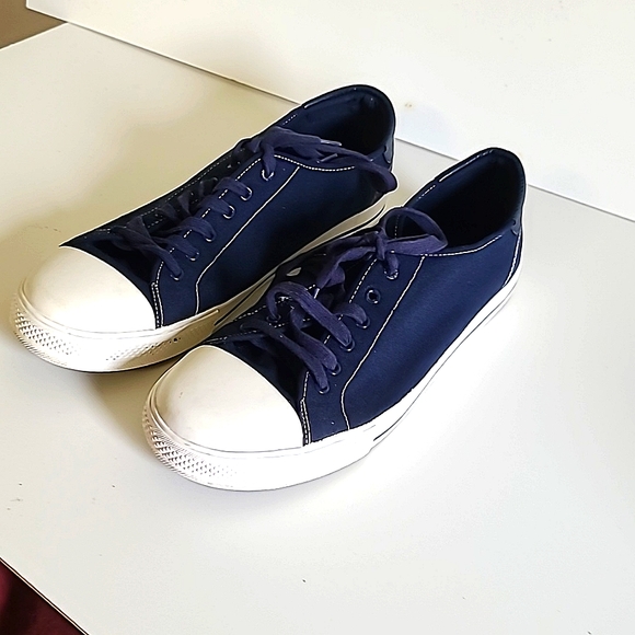 Man's Old-Navy Canvas Lace-up sneakers - Picture 2 of 9